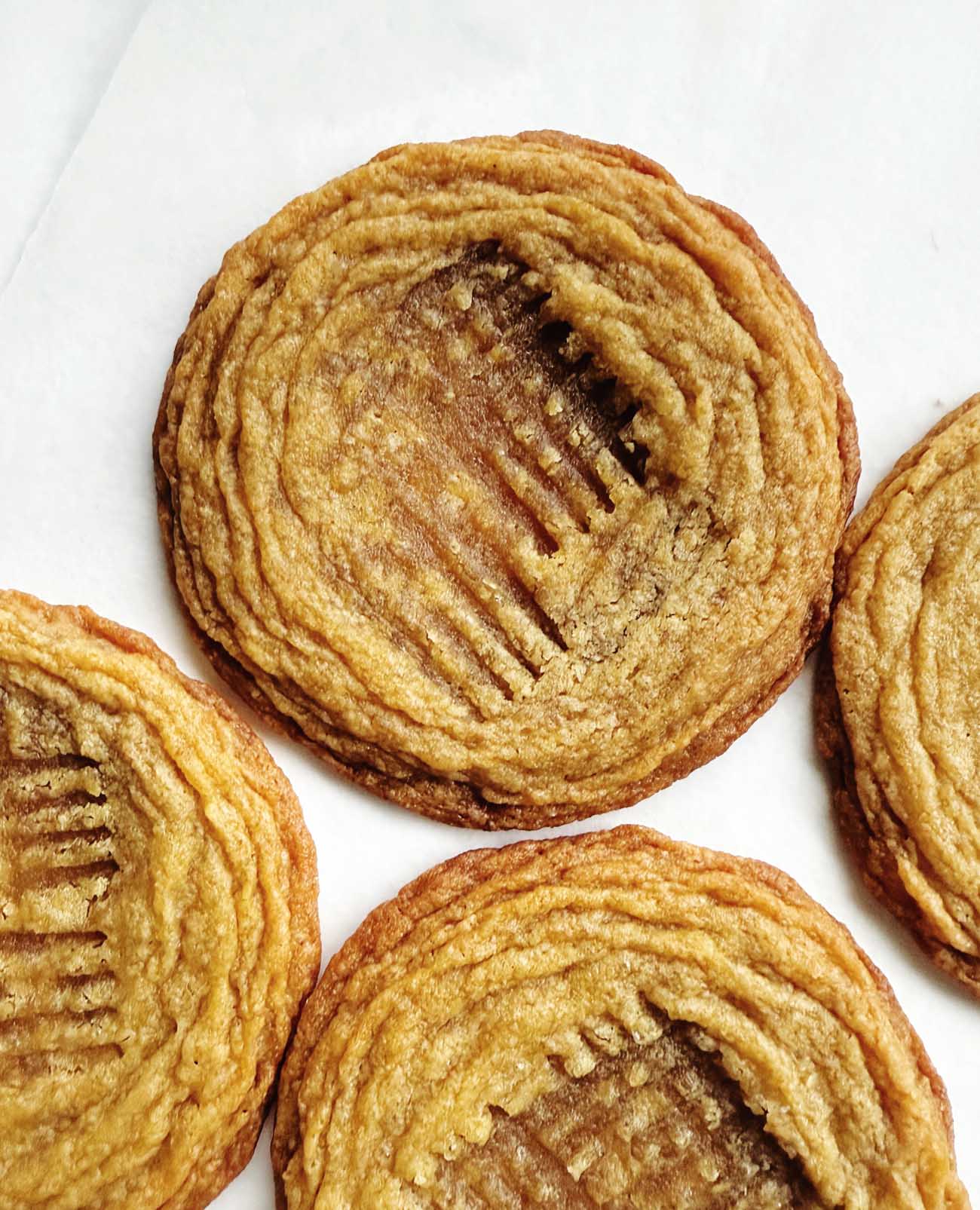 pan-banging peanut butter cookies